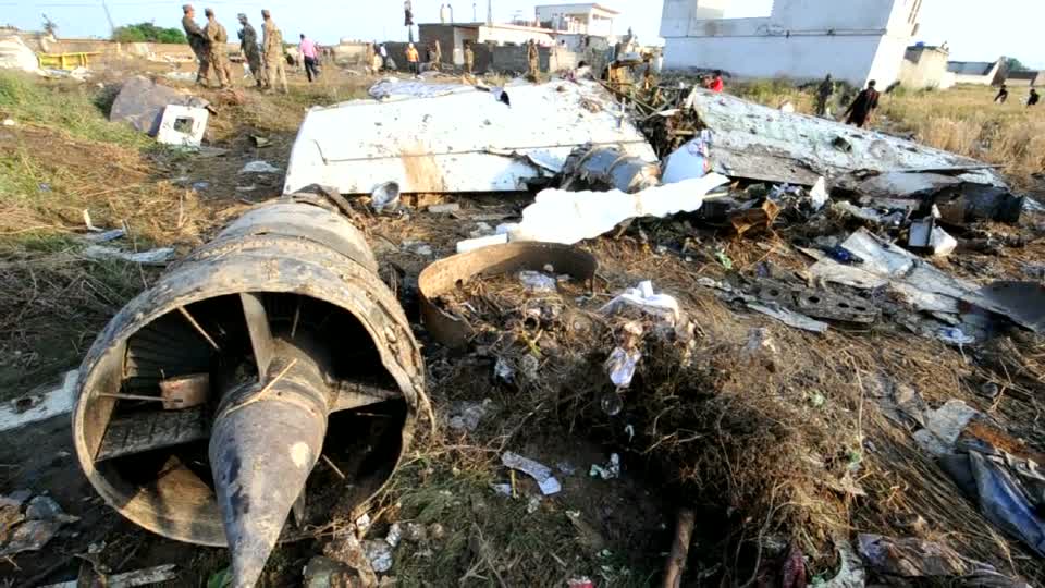 bhojair boeing 737 crash