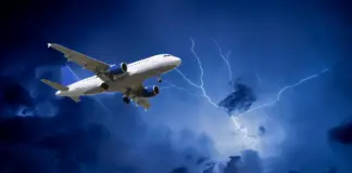 can-planes-fly-in-thunderstorms-aviatechchannel
