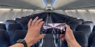 keep-phone-safe-in-a-flight-aviatechchannel